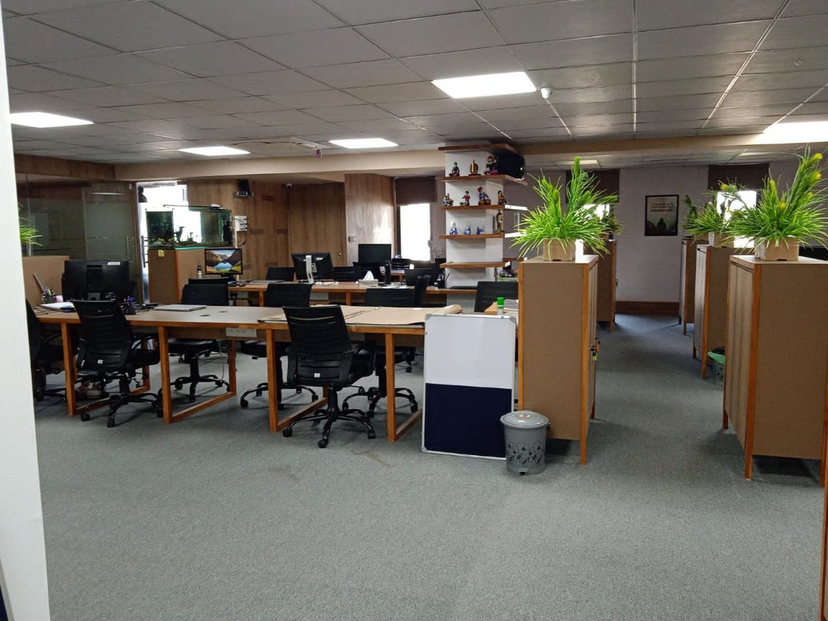 stackbuildgroup's tweet photo. PRE-LEASED OFFICE AVAILABLE FOR SELL
-->MAPLE TRADE CENTRE
--> LOCATION = THALTEJ
--> SIZE: 4593 SQFT
#stackbuild
#property
#RESIDENTIAL
#PENTHOUSE
#commercial
#industrial
#buy
#sell
#investment
#preleased
#office
#SHOWROOM
#MAPLETRADECENTER
#THALTEJ
#ahmedabad https://t.co/Gzb1ViRdNu