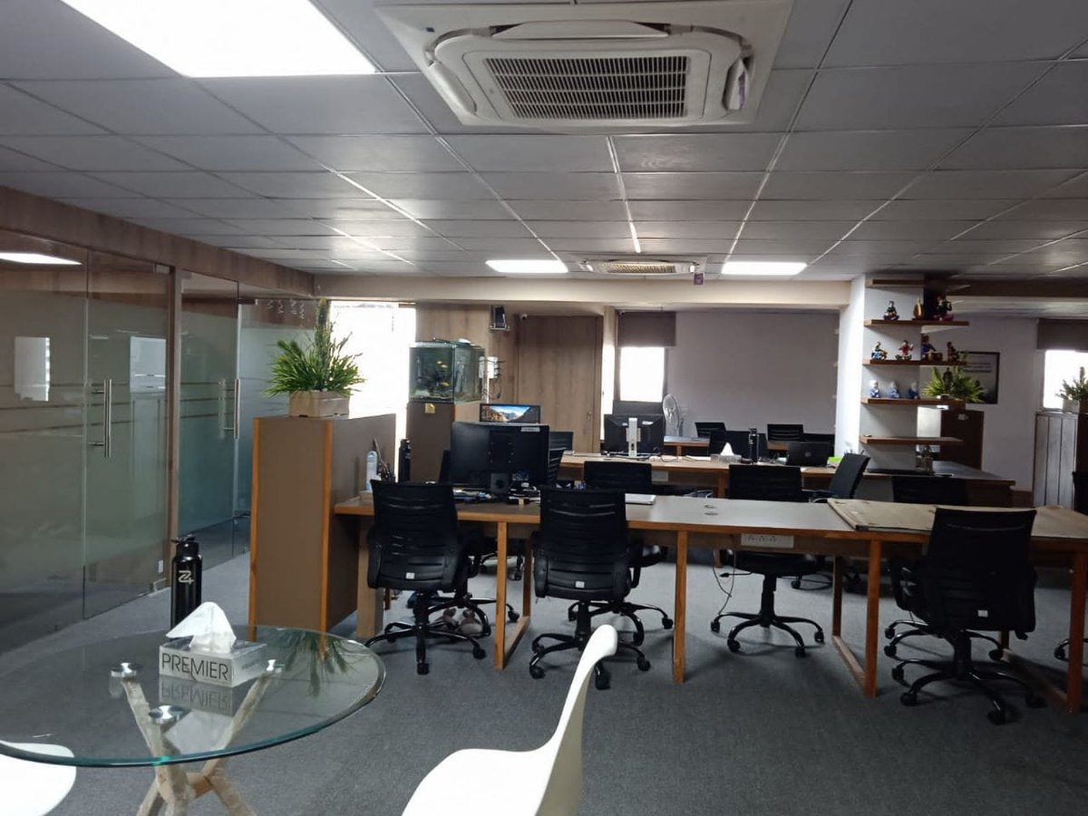 stackbuildgroup's tweet photo. PRE-LEASED OFFICE AVAILABLE FOR SELL
-->MAPLE TRADE CENTRE
--> LOCATION = THALTEJ
--> SIZE: 4593 SQFT
#stackbuild
#property
#RESIDENTIAL
#PENTHOUSE
#commercial
#industrial
#buy
#sell
#investment
#preleased
#office
#SHOWROOM
#MAPLETRADECENTER
#THALTEJ
#ahmedabad https://t.co/Gzb1ViRdNu