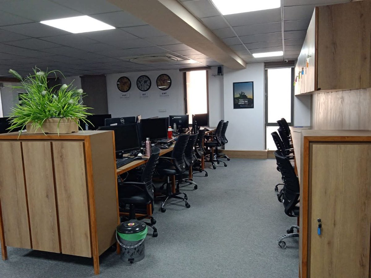 stackbuildgroup's tweet photo. PRE-LEASED OFFICE AVAILABLE FOR SELL
-->MAPLE TRADE CENTRE
--> LOCATION = THALTEJ
--> SIZE: 4593 SQFT
#stackbuild
#property
#RESIDENTIAL
#PENTHOUSE
#commercial
#industrial
#buy
#sell
#investment
#preleased
#office
#SHOWROOM
#MAPLETRADECENTER
#THALTEJ
#ahmedabad https://t.co/Gzb1ViRdNu