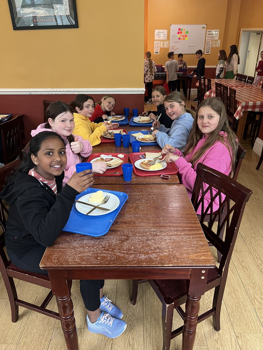 DinasPowysPS's tweet photo. Refuelling for today’s adventures! 🍳🥓🧃🥣 https://t.co/JXoANZ51sx