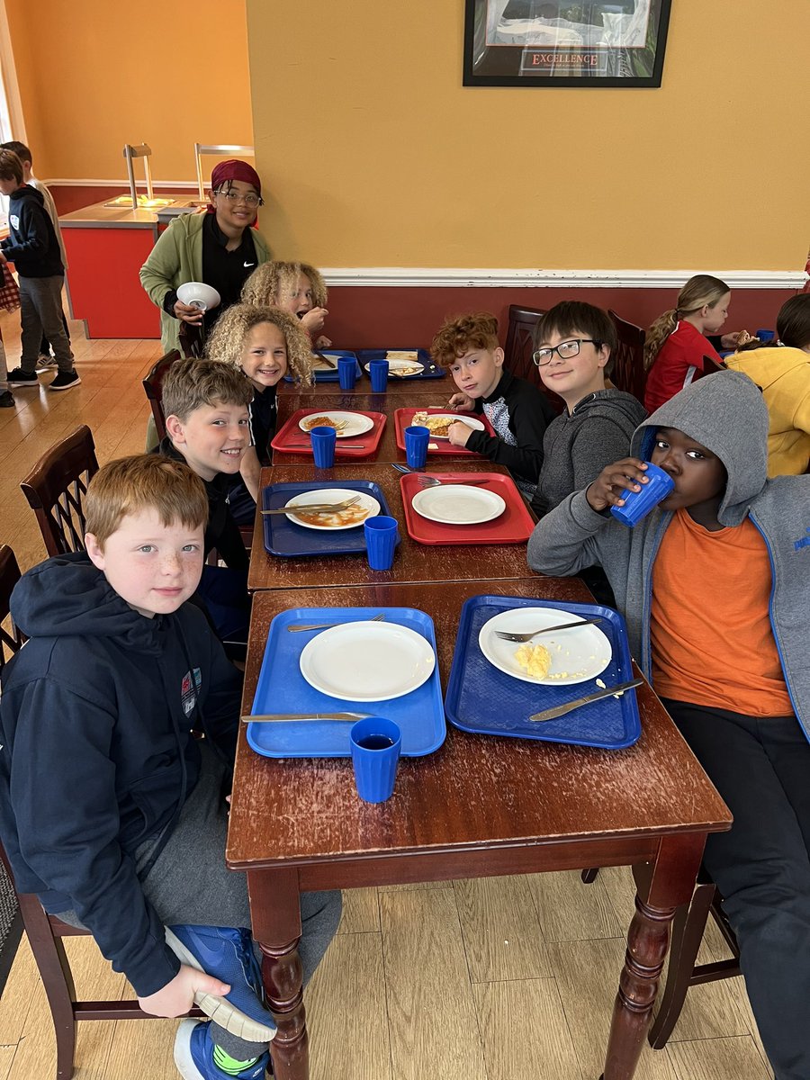 DinasPowysPS's tweet photo. Refuelling for today’s adventures! 🍳🥓🧃🥣 https://t.co/JXoANZ51sx