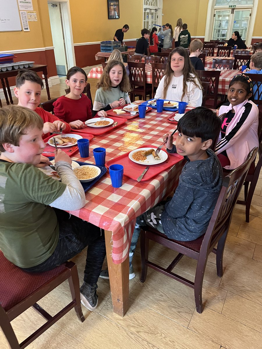 DinasPowysPS's tweet photo. Refuelling for today’s adventures! 🍳🥓🧃🥣 https://t.co/JXoANZ51sx
