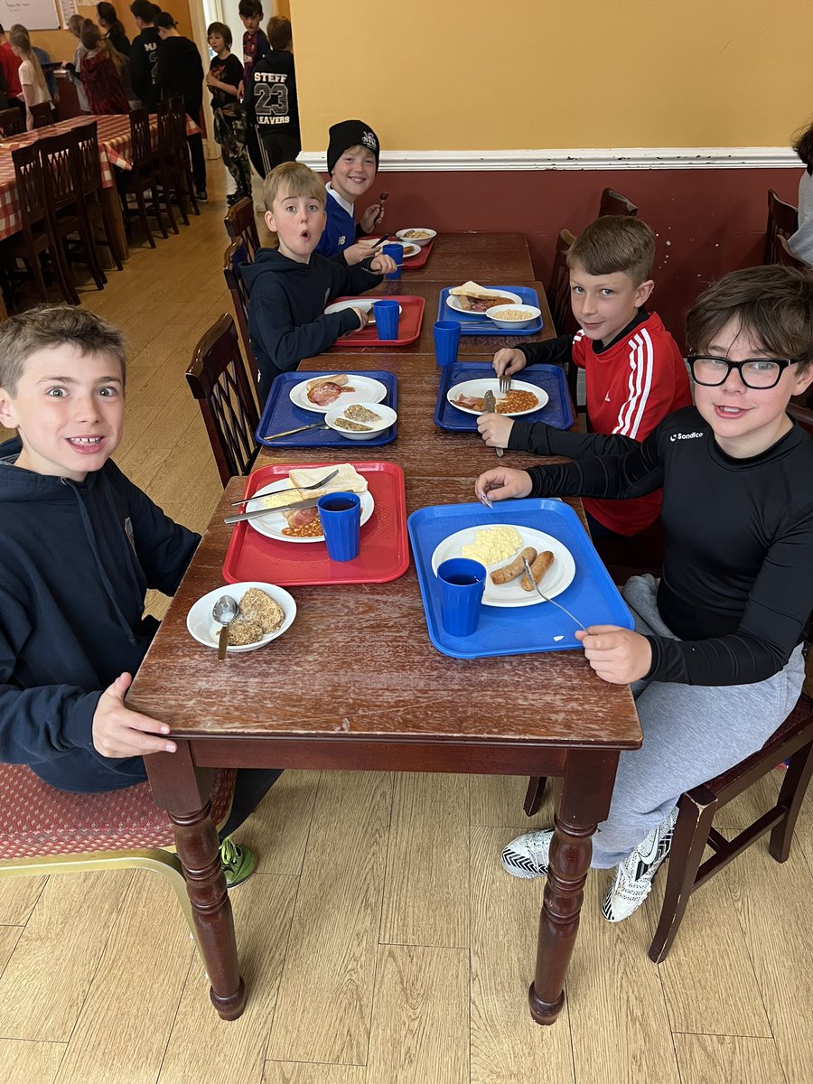 DinasPowysPS's tweet photo. Refuelling for today’s adventures! 🍳🥓🧃🥣 https://t.co/JXoANZ51sx