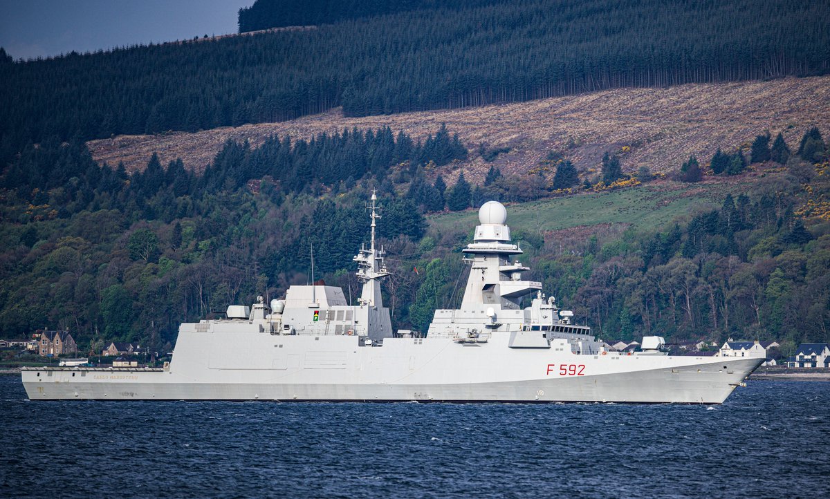 SheilaLWeir's tweet image. 🇮🇹 Italian frigate Carlo Margottini heading up the Clyde this morning 
#formidableshield #carlomargottini #frigate #F592 #marinamilitare #navy #naval #shipping #firthofclyde @RoyalNavy