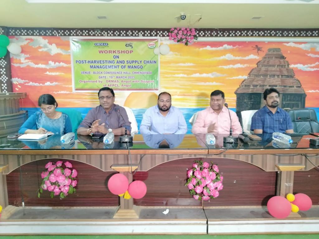 AngulOrmas's tweet photo. ORMAS Angul organized a workshop on Post harvesting and supply chain management of Mango at Chhendipada Block conference Hall on 19.03.2023. The event was chaired by BDO, Chhendipada, Ass. Manager, Mother dairy, District coordinator, APC, Dy. CEO, ORMAS, Angul.
@ormas_odisha https://t.co/Sw6ZjqMBEz