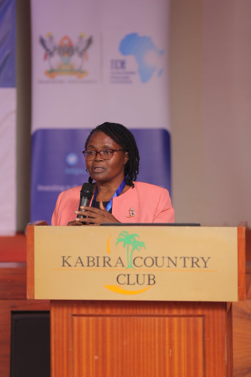 IDIMakerere's tweet photo. "Women are underrepresented in the field of Artificial Intelligence. In 2018, the European Commission reported 313% more men than women working in digital professions." Prof Consolata Kabonesa highlighted the gender gap in #AI at the #COASTDisseminationWorkshop. 
#AIforHealth https://t.co/AzgpDu4Eyy