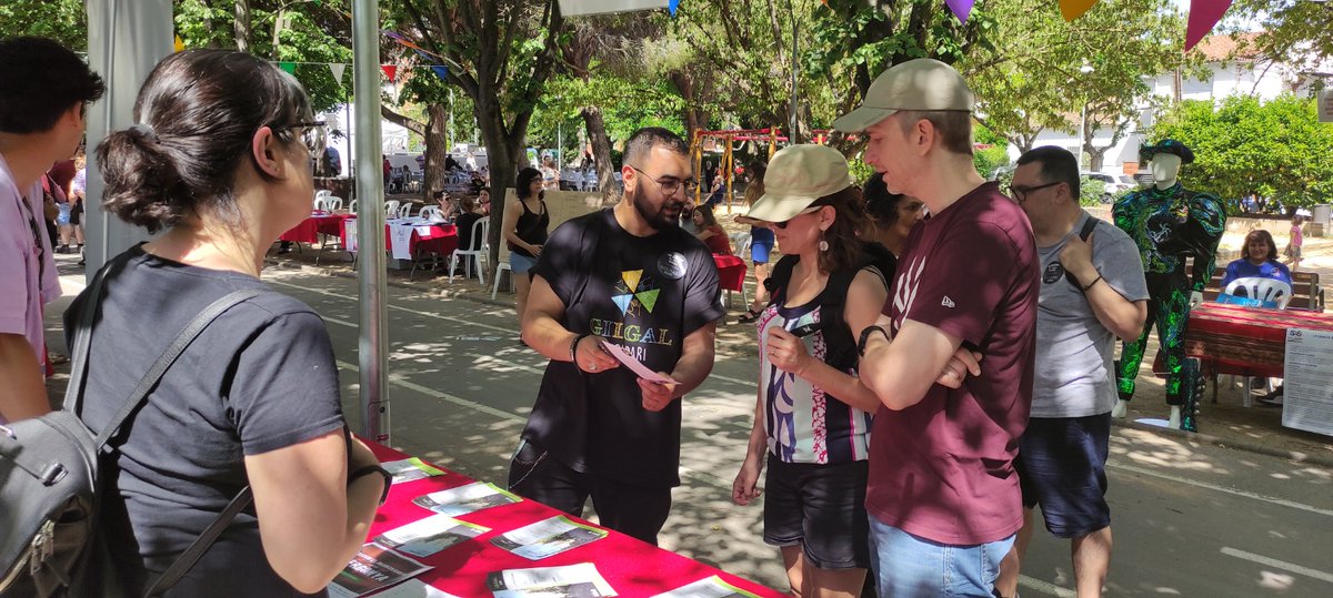 📢 Dissabte 6 de Maig
⏰ 10:15 a 14:00
🌳 Jardins de Sant Francesc
👉 Jornada Fem Barri 
🤩 taller pinta-cares
...també us informarem dels nostres projectes i podreu fer-vos socis 📝 de la nostra entitat.
Us esperem!