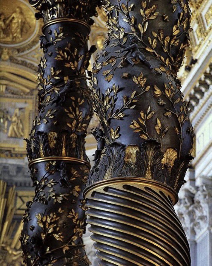 Fue el papa Urbano VIII (Maffeo Barberini) quien daría a Bernini, en 1624, su primer  encargo oficial: El Baldaquino de San Pedro #Roma. 

1. El Baldaquino de San Pedro se ubica, de forma estratégica, en el centro del crucero de la basílica, es decir, bajo la monumental cúpula de