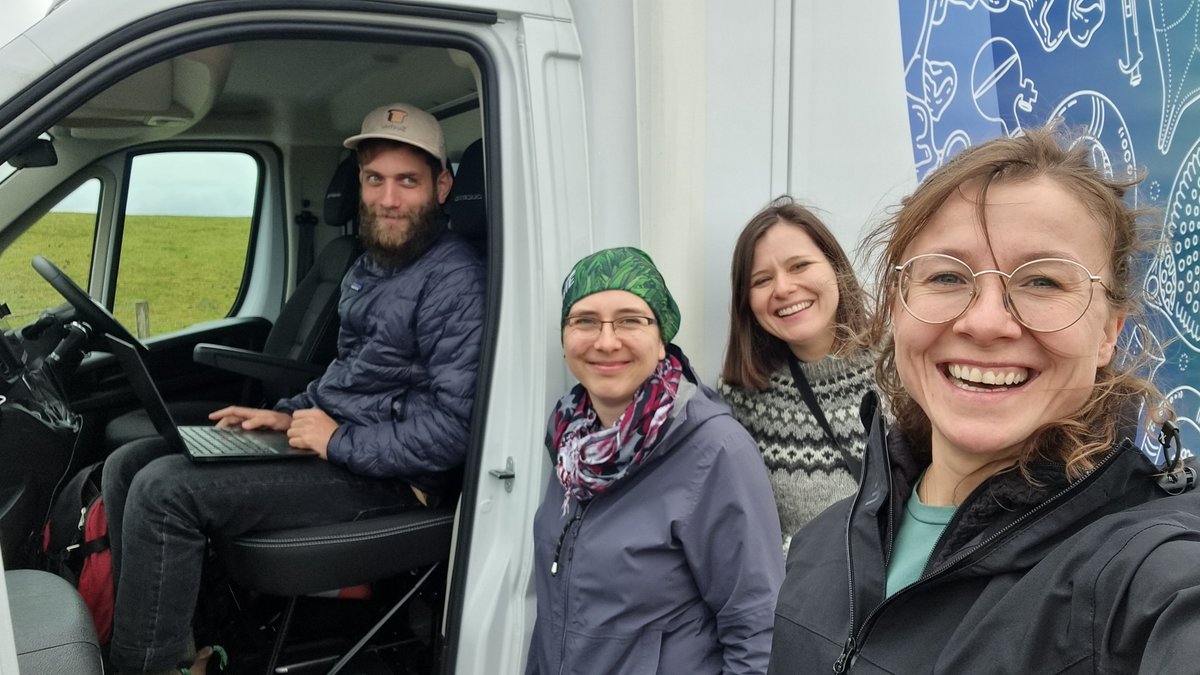 EMBLtrec's tweet photo. #EMBLtrec has arrived on Sylt 🇩🇪

Severin, Tina, Anna, Joanna and others will be sampling on the German island this week. 

#EMBLtrec @EMBL @TaraOcean_ @EMBRC_EU 

📸 Joanna Zukowska/EMBL https://t.co/IC57sN3Hea