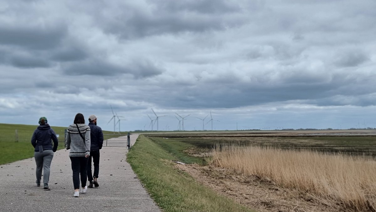 EMBLtrec (@embltrec) on Twitter photo #EMBLtrec has arrived on Sylt 🇩🇪
Severin, Tina, Anna, Joanna and others will be sampling on the German island this week.
#EMBLtrec <a href="/EMBL/">EMBL</a> <a href="/TaraOcean_/">Fondation Tara Océan</a> <a href="/EMBRC_EU/">EMBRC (European Marine Biological Resource Centre)</a>
📸 Joanna Zukowska/EMBL #EMBLtrec has arrived on Sylt 🇩🇪
Severin, Tina, Anna, Joanna and others will be sampling on the German island this week.
#EMBLtrec <a href="/EMBL/">EMBL</a> <a href="/TaraOcean_/">Fondation Tara Océan</a> <a href="/EMBRC_EU/">EMBRC (European Marine Biological Resource Centre)</a>
📸 Joanna Zukowska/EMBL