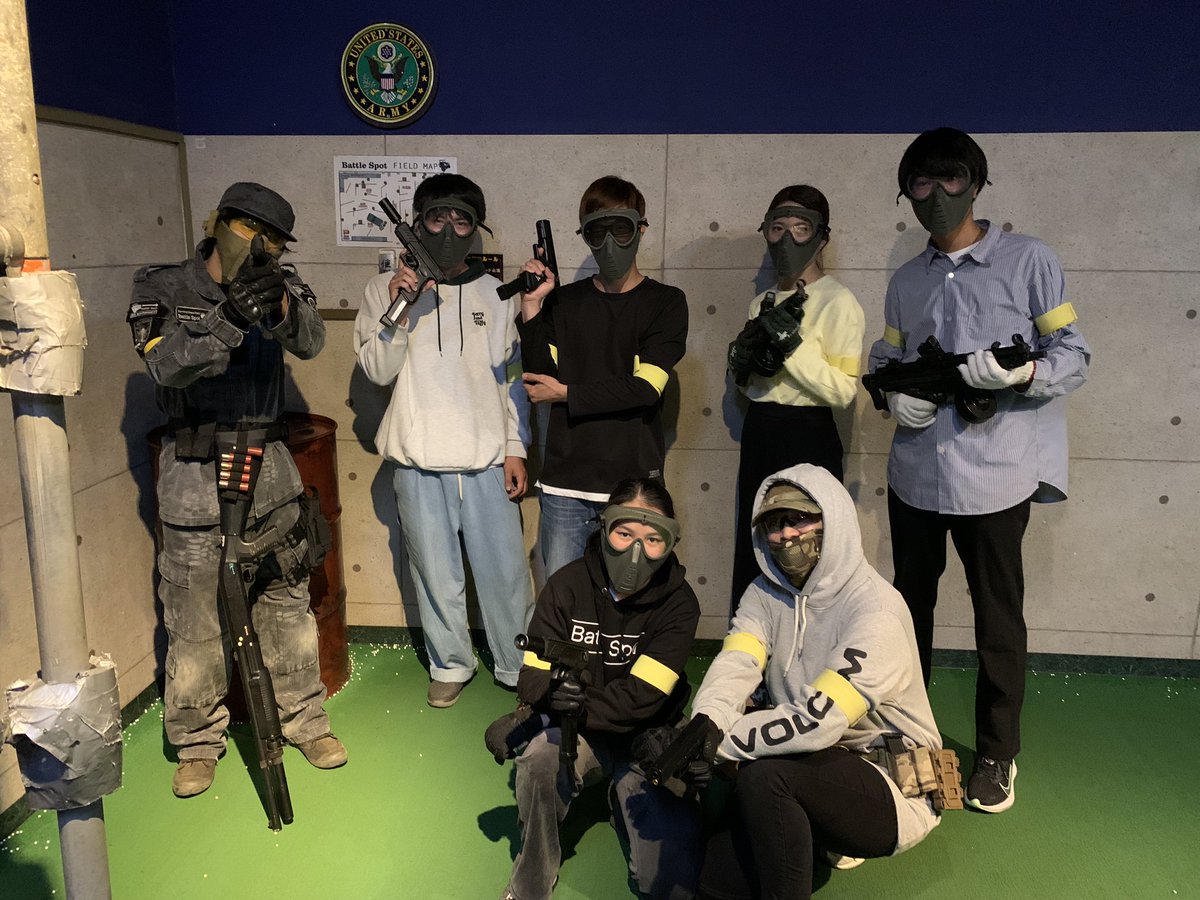 battle_spot's tweet photo. 現在10歳以上用エアガン限定戦は満員かつまだまだ予約待ちの方が多数いらっしゃる為受付終了となっております……！
18歳以上用エアガン限定戦も現在満員となっておりますので、予約待ちの状態となります！
19時半には受付終了となりますので予めご了承ください！

#サバゲー #BattleSpot  #千葉 https://t.co/tIM5sKiUBG