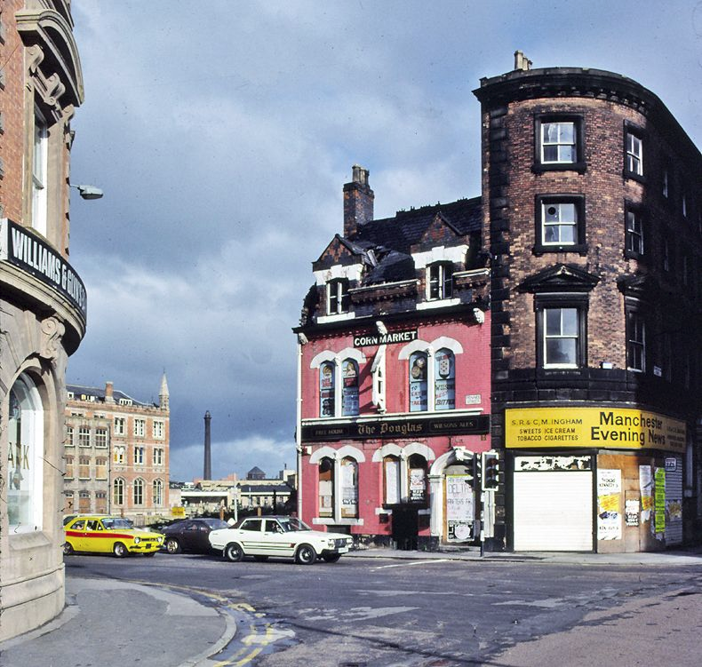 McrHistory's tweet photo. The top of Fennel Street, 1981. Photo by Ted Motler. This view is now the site of the National Football Museum. https://t.co/bolx2AETf2
