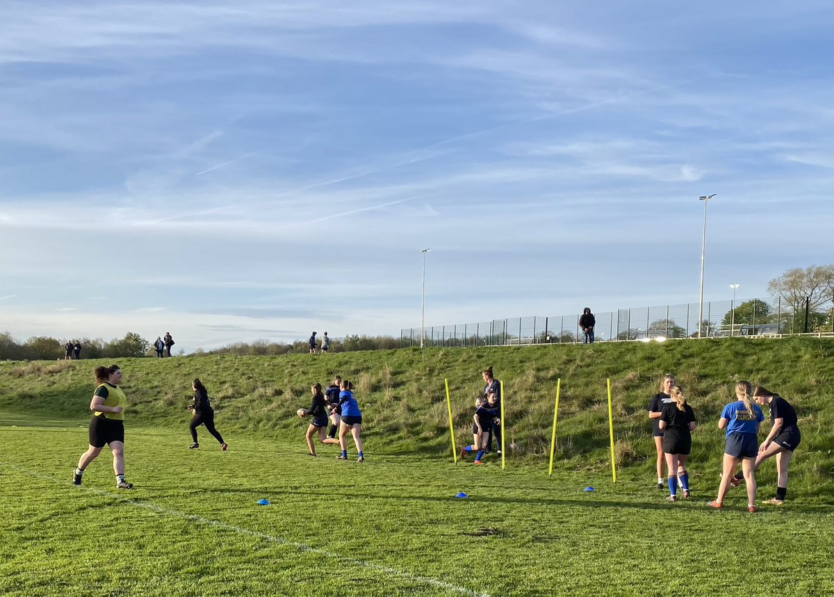 RufcGirls's tweet photo. Honoured to be joined at training last night by the awesome @vickyeirwin 

Great training session sharing her insight &amp; drive for the game with our @Burnley_RUFC girls 

Gotta see it to be it!!  #inspiring the next generation of #RugbyGirls &amp; maybe future @SaleSharksWomen 🏉🦈 https://t.co/6DtzExleGl