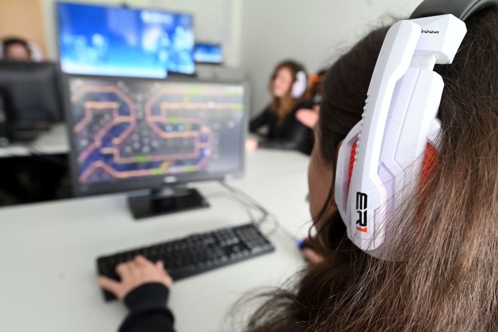 Gameforge's tweet photo. Want to create an attractive gaming location in a thriving local ecosystem? It takes more than just passion - substantial funding is key. 
Read all about it here: https://t.co/NCWoujYtXA
Or in German here: https://t.co/Tnw586NaKI
And share with us your thoughts =)
#gameforge #gamingindustry #funding