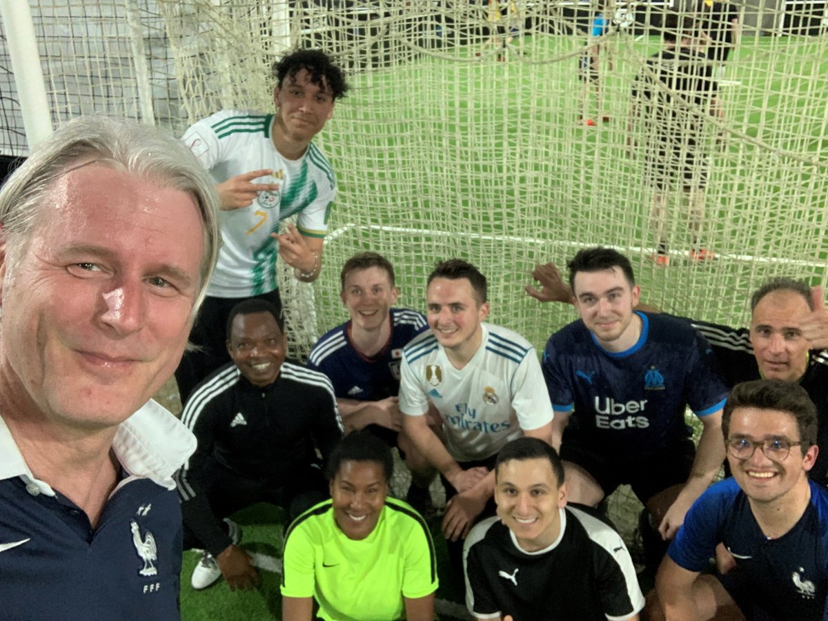 #convivialité 🤟 #sportifsKPMG
Moment de détente pour <a href="/KPMG/">KPMG</a> Est #metz
#FiveSoccer #periodefiscale