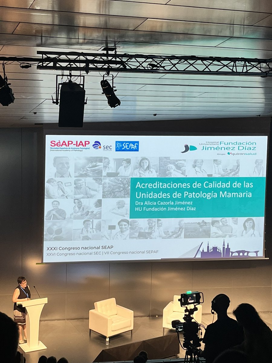VirginiadeLucas's tweet photo. Acreditaciones de las unidades de Patología Mamaria, un gran avance en nuestros centros, un gran beneficio para nuestros pacientes,
@AliciaCazorla del @Hospital_FJD #SEAP2023S https://t.co/xJ9yWcUqsF