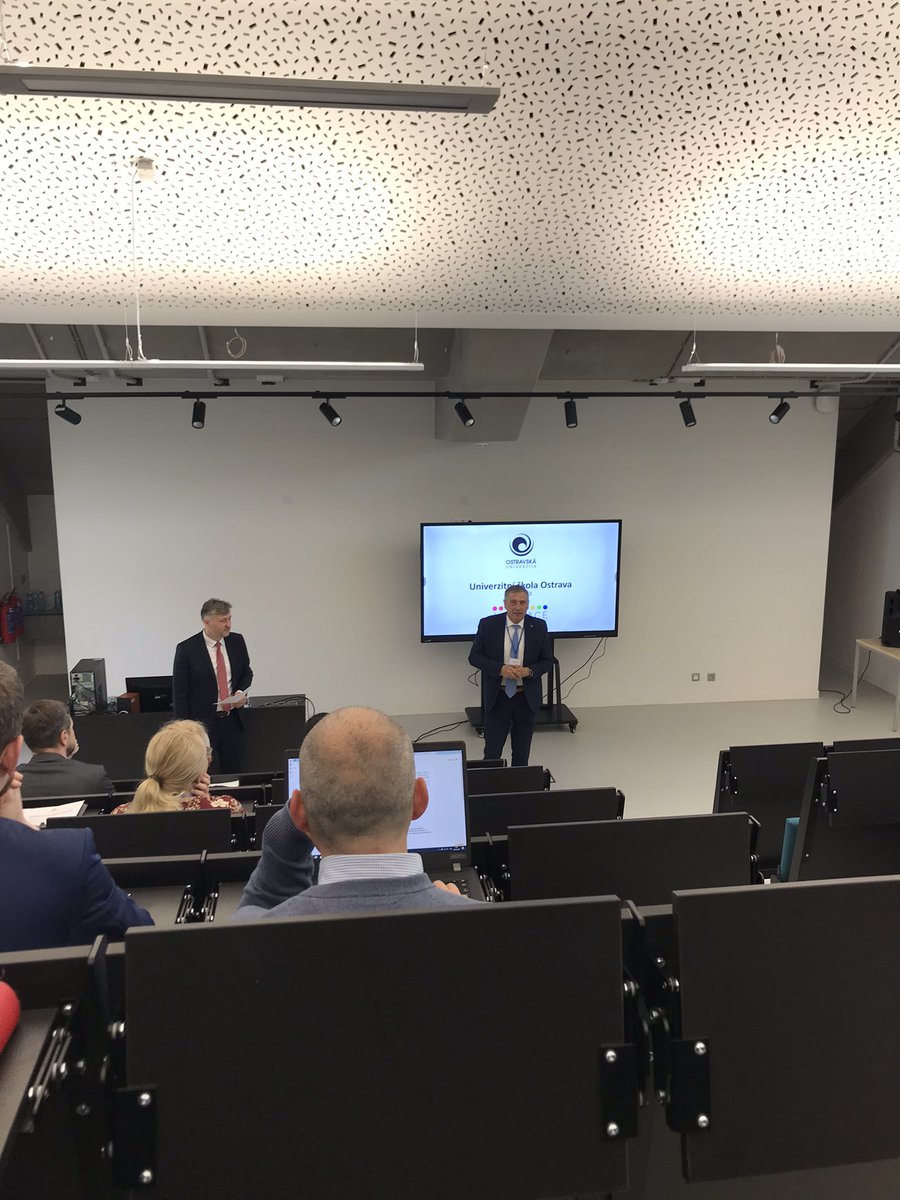 ZVorsilka's tweet photo. @AsociaceD tyto dny v @Ostravska_Uni a jejím krásném City Campus. Samozřejmě si nelze nechat ujít možnost zase vyběhnout s pár děkany🤗
@FPTUL @PicekJan @pdfosu a #ujep https://t.co/ZCkqQLPgBs