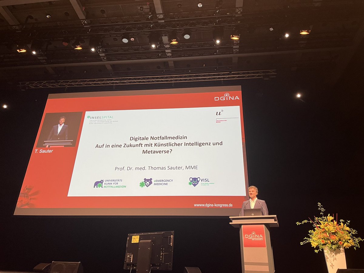 Ab in die Zukunft! @Sauter_TC eröffnet den #DGINA23 Kongress in Bielefeld Ab in eine digitale Zukunft für die Notfallmedizin!