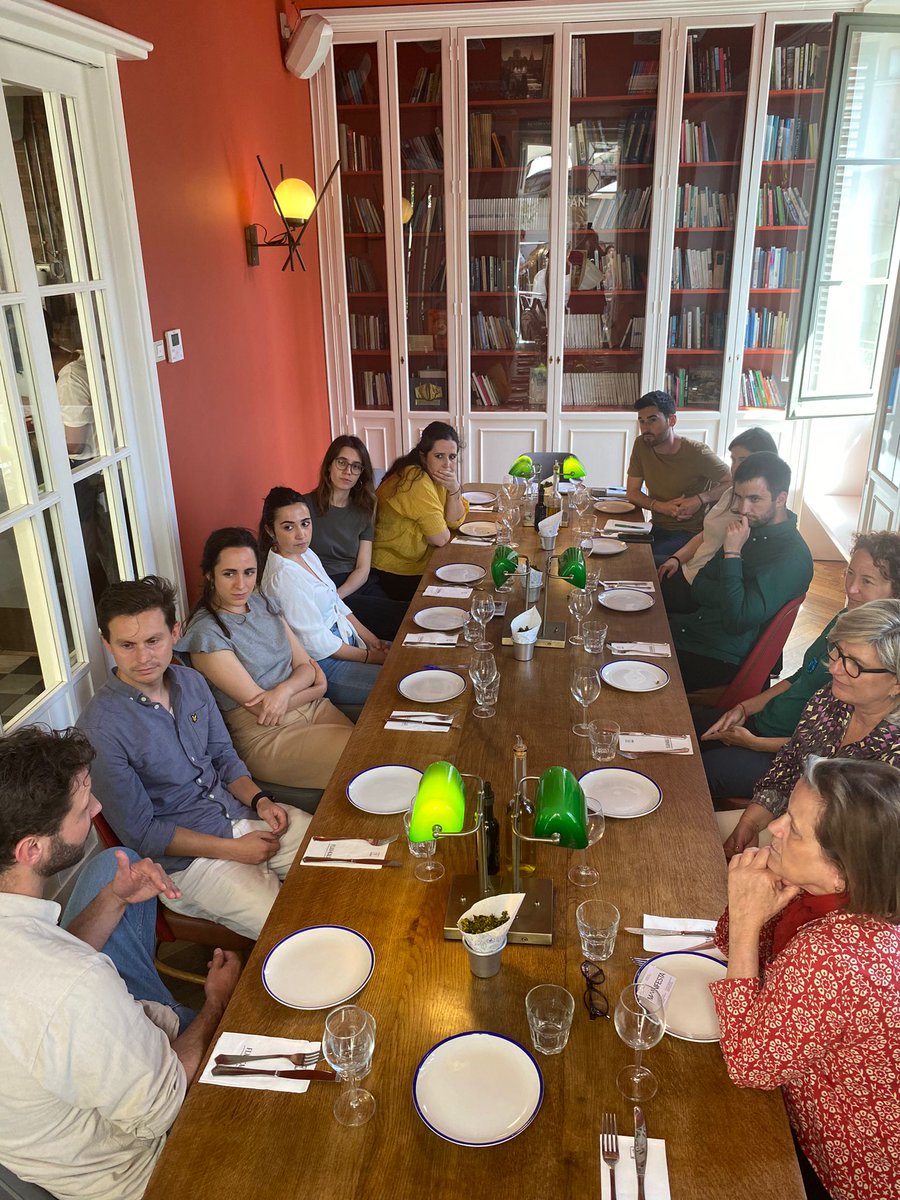 Yesterday NBSO Barcelona hosted a Mesa Naranja in which Dutch initiative Race Against Waste presented their ambitions and collaboration in Cataluña with SETEM and Solidança. Looking forward to the actual school races in 2023 and 2024. #circular #recycling #waste #textile #ewaste