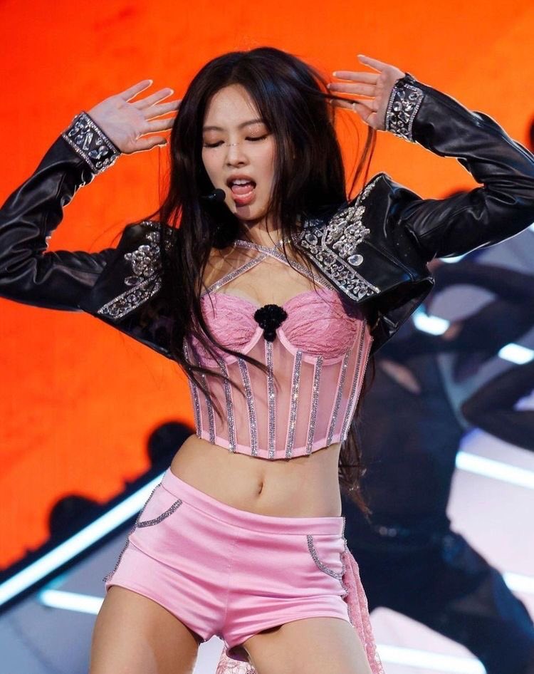 JENNIE KIM😉😉