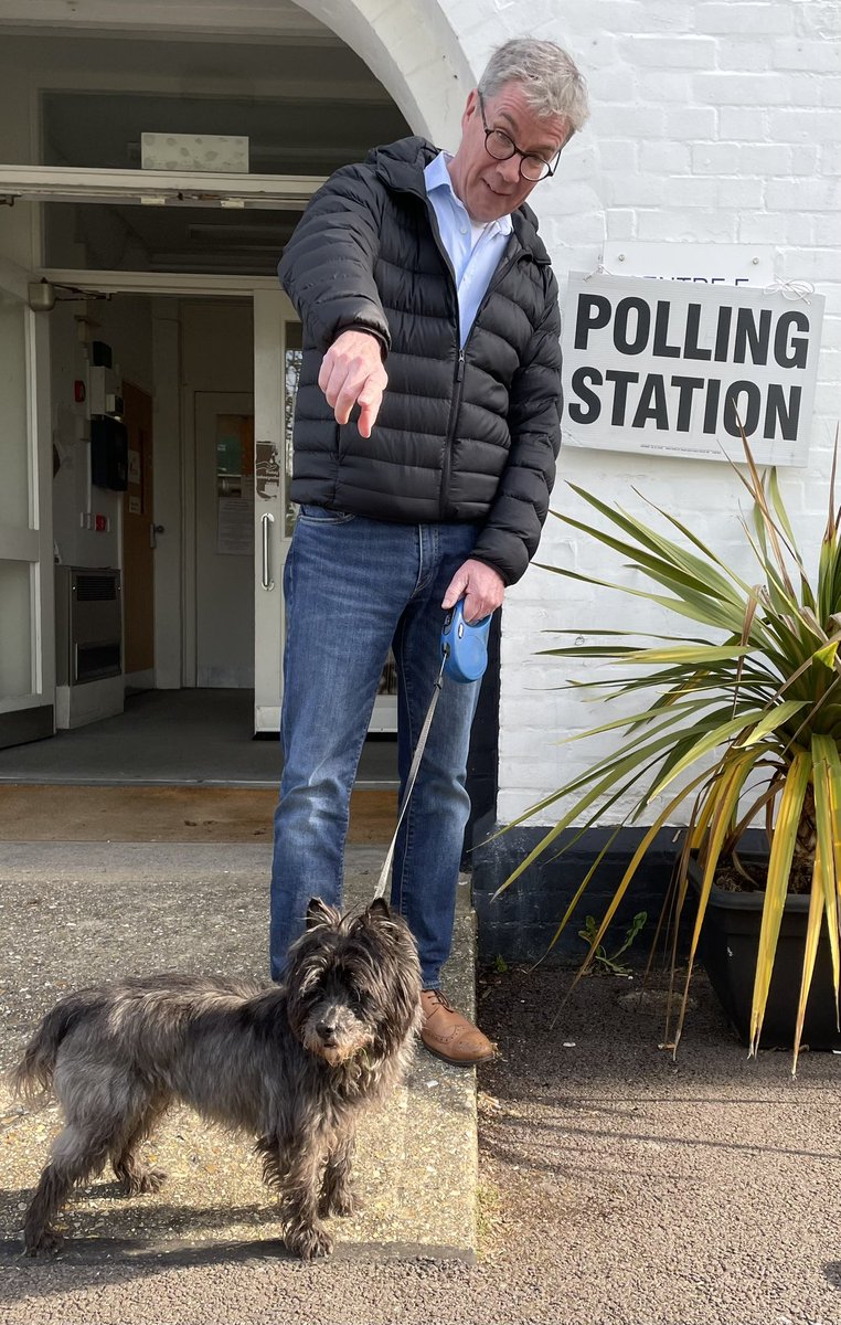 wheezer_johnson's tweet photo. Massive virtue signalling from me - I own a dog and I voted #dogsatpollingstations https://t.co/W8fytnPqHd