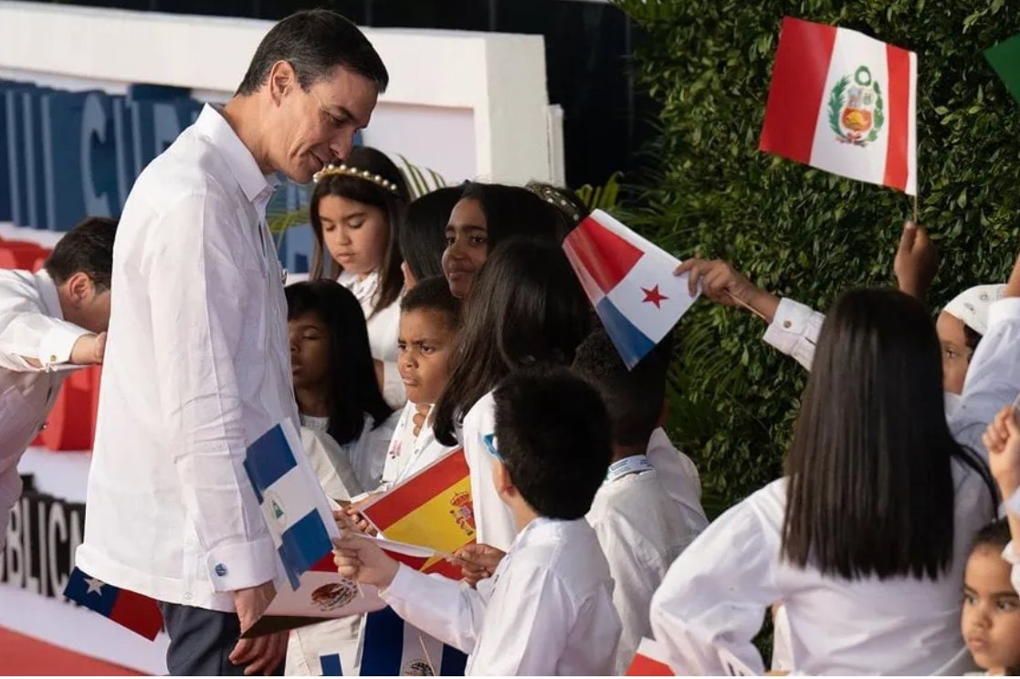 CapitanBitcoin's tweet photo. República Dominicana (paraíso fiscal donde José Bono tiene 5 offshore y Felipe González tiene la nacionalidad por vía privilegiada) es el segundo país más visitado por los 'Falcon' del Gobierno en los últimos meses. Solo 2 de los 27 viajes tienen una justificación oficial. https://t.co/RnsdezpyFQ