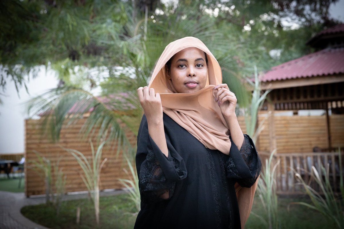 I adore natural light photography and taking picture of bold, inspiring women is my greatest passion. Here are four of the many amazing women from the African continent.✨💛💪🏽 Captions in thread. #women #photograghy #portraits #Africa @womenphotograph