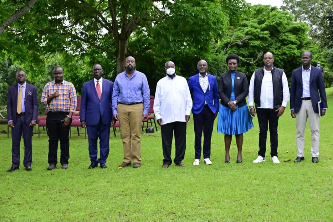 mkainerugaba's tweet photo. I thank President @KagutaMuseveni for meeting members of the Central Committee of the MK Movement yesterday. We discussed for most of the afternoon about Patriotism, Pan-Africanism, Socio-economic transformation, Strategic Security and Democracy. https://t.co/gh2MA8NgOo