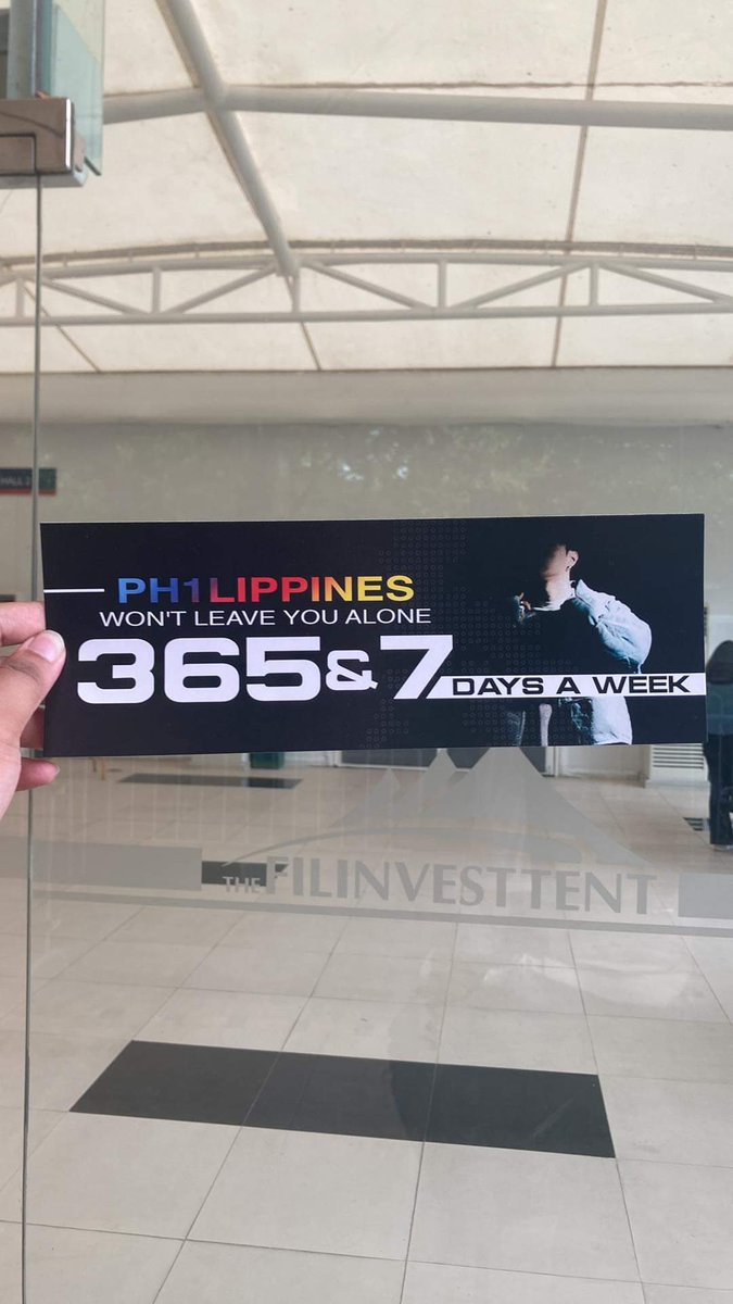 ph1thehomebodyy's tweet photo. Hey, fam!!

pH-1 said that they received all the gifts &amp; enjoyed the lechon. so A HUGE THANKS to everyone who helped us in making the projects come true. we couldn’t have done it w/o you. 🧡

thank u also @KarposLive @karposmm for the opportunity to make it happen 🧡

#pH1inMNL https://t.co/rvxRN9rpii