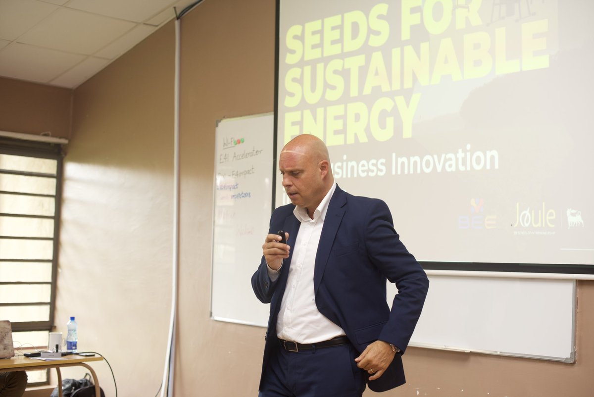 startinev's tweet photo. Day 2 of #SFSE2023🌱
We had the founders practice how to pitch their startups and engage in a design thinking workshop! It's inspiring to see the creative problem-solving process in action.
#startuplife #designtinking #innovation https://t.co/MSF6SSS8t4