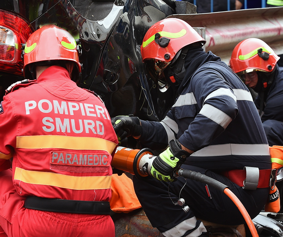MApNRomania's tweet photo. 4 Mai – Ziua Internațională a Pompierilor
Le mulțumim pompierilor pentru curajul şi spiritul de sacrificiu cu care intervin în ajutorul semenilor, pentru salvarea de vieți și bunuri.
La mulţi ani!
Foto: IGSU
#pompieri #devotament #curaj #ajutor https://t.co/XB1vKJJ5cP