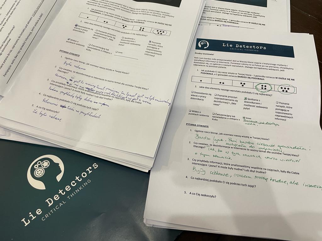 gabrielabaczynska (@gbaczynska) on Twitter photo Here is what happened when Anna Słojewska and I took the <a href="/LieDetectorsOrg/">Lie Detectors</a> workshop on spotting and stopping fake news to clasrooms in #Poland for a trial run. Next, I hope, is launching the #medialiteracy curriculum in Polish schools on a regular basis!
linkedin.com/feed/update/ur… Here is what happened when Anna Słojewska and I took the <a href="/LieDetectorsOrg/">Lie Detectors</a> workshop on spotting and stopping fake news to clasrooms in #Poland for a trial run. Next, I hope, is launching the #medialiteracy curriculum in Polish schools on a regular basis!
linkedin.com/feed/update/ur…