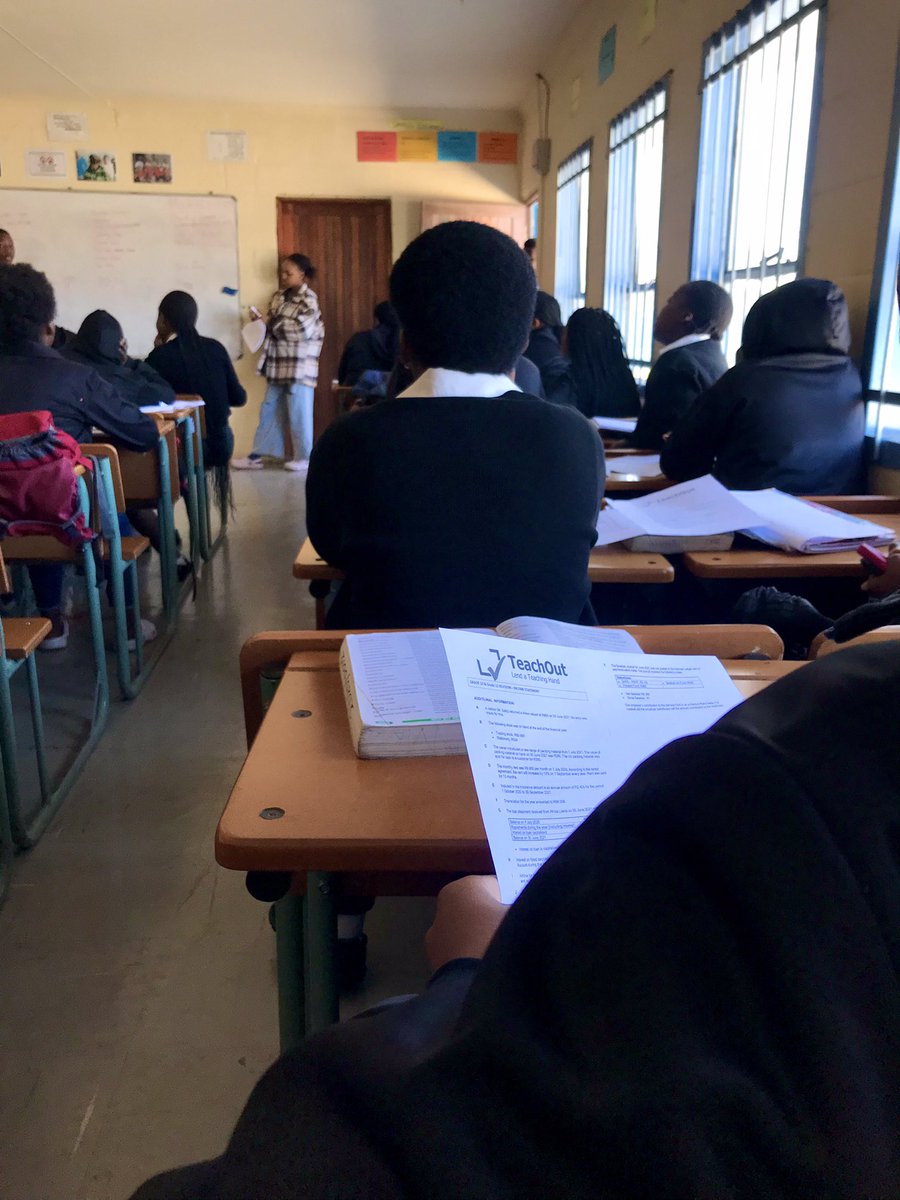 TeachOutUCT's tweet photo. Dear all tutors, tutoring this weekend (6th May) will take place at Usasazo High School and Beautiful Gate. 
📍 Graca Lawns 
⏰ 08h30
We will be back at Graca Lawns at 13h00
Looking forward to seeing you soon! https://t.co/F7zRvuO46l