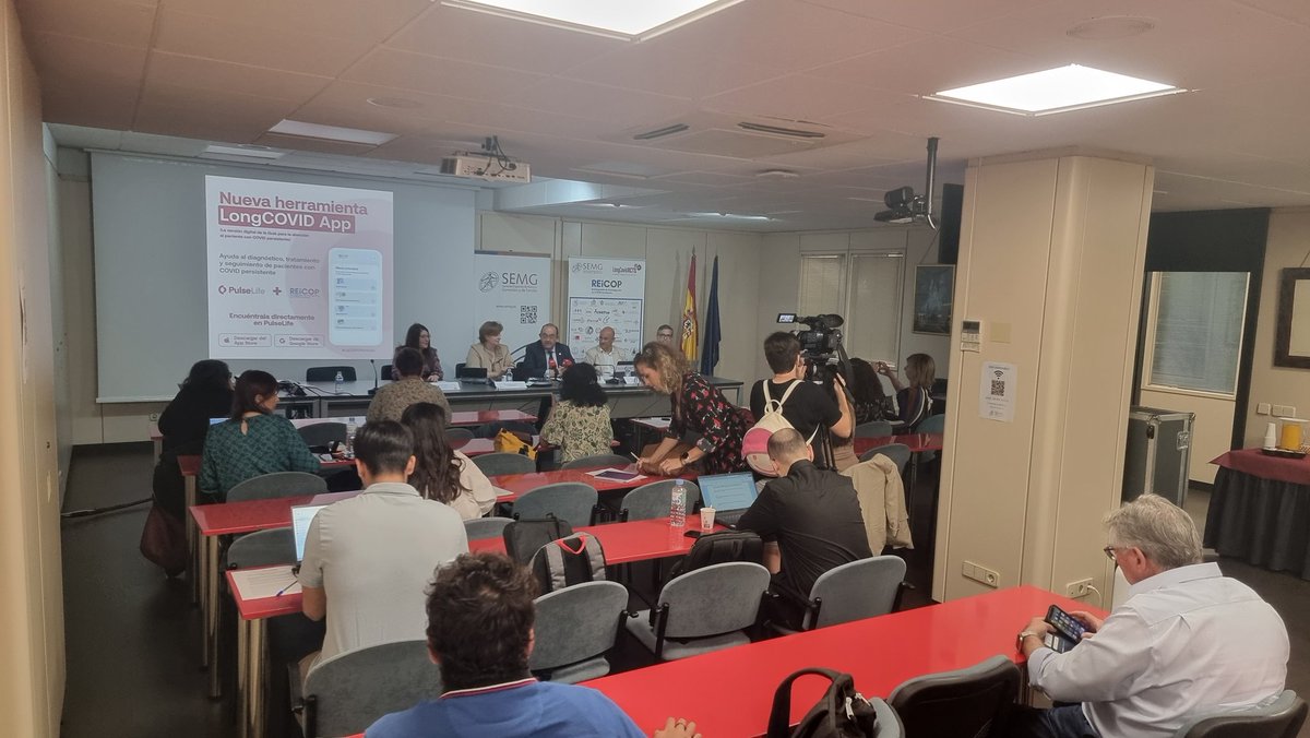 Se presenta hoy la app que permite detectar síntomas de #covidpersistente de <a href="/PulseLife_ES/">PulseLife ES (ex 360 medics)</a>, en una rueda de prensa organizada desde <a href="/comsalud/">COM SALUD</a> y <a href="/SEMG_ES/">SEMG 🩺 #OrgullososDeEstarALaCabecera👩‍⚕️👨‍⚕️</a>. Esta app parte del acuerdo de colaboración de <a href="/SaludsinBulos/">#SaludsinBulos</a> y las sociedades científicas para fomentar la #saluddigital