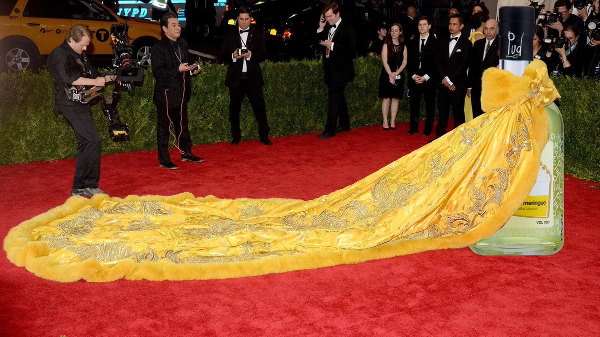 DrinksPud's tweet photo. Slaying the Met Gala red carpet, one bottle at a time! 🔥🍾 #BottleCouture #MetGala2023 #PudDrinks https://t.co/JOKWIEFNCj