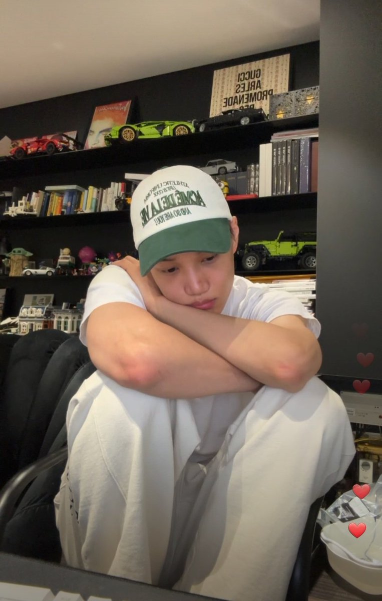 انقدر بخاطر کای ناراحتم ک حال هیچی ندارم 
<a href="/layzhang/">Lay Zhang</a> 
<a href="/B_hundred_Hyun/">Baekhyun_EXO</a> 
<a href="/weareoneEXO/">EXO</a>