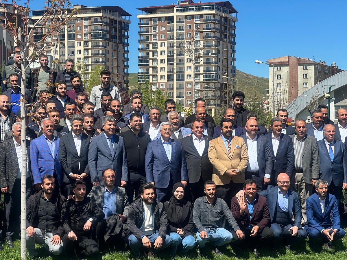 📍Muş

Genel Başkan Yardımcımız Sn. <a href="/vedatdemiroz/">Vedat Demiröz</a> beyin teşrifleriyle, Düzenlediğimiz kahvaltı programı ile teşkilatımız,muhtarlarımız, hemşehrilerimiz ile bir araya geldik,hasbihal ettik.Katılımlarından dolayı herkese teşekkürlerimi sunuyorum Birliğimizi daim olsun.
#AdımAdımMuş