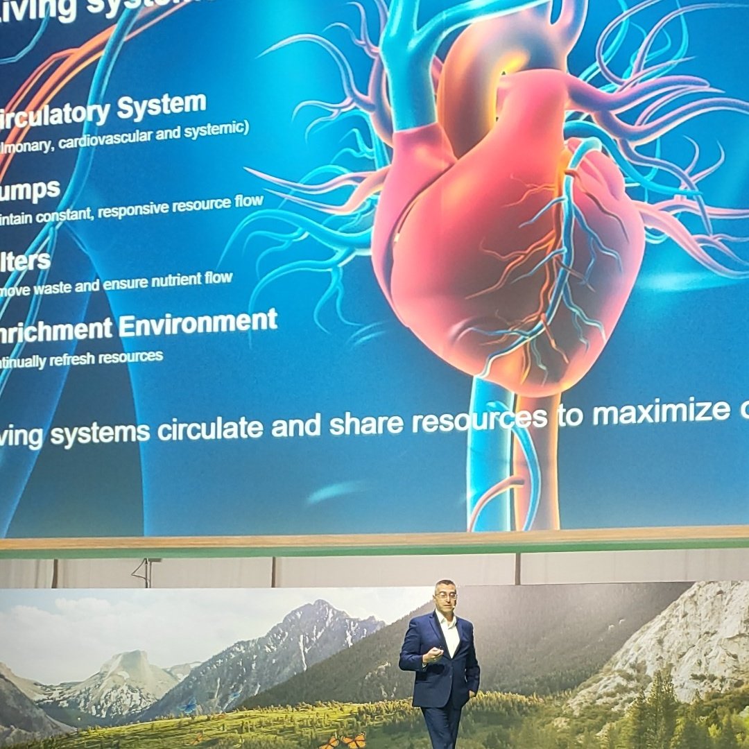 vmariani's tweet photo. @ValaAfshar e il potere del flow a #sfwtmilano.

Success is movement and flow. 

Data is like water: it has to be essential, clean, accessible to all.  

@SalesforceITA https://t.co/c2t2lAdNB5