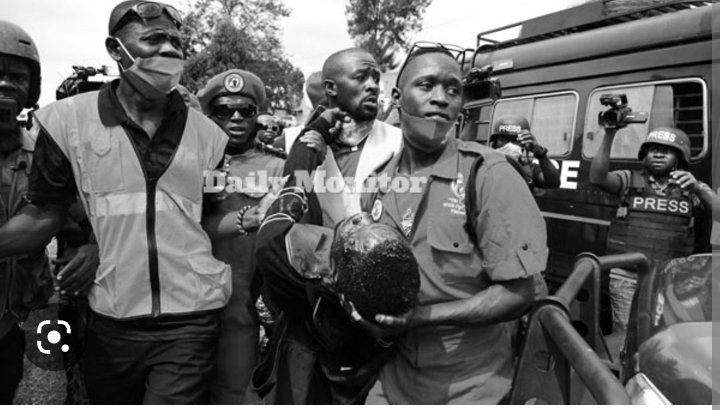 RuhinankikoJoel's tweet photo. If you think that there is freedom of press in #criminal #despot #Museveni’s republic, you are in for a shock. To him journalism is a crime enough to get you brutally tortured or killed. Remember @Reuters's photo journalist James #Akena or Achraf #Kasingye and others?👇🏾👇🏾 https://t.co/n0segLzX2F
