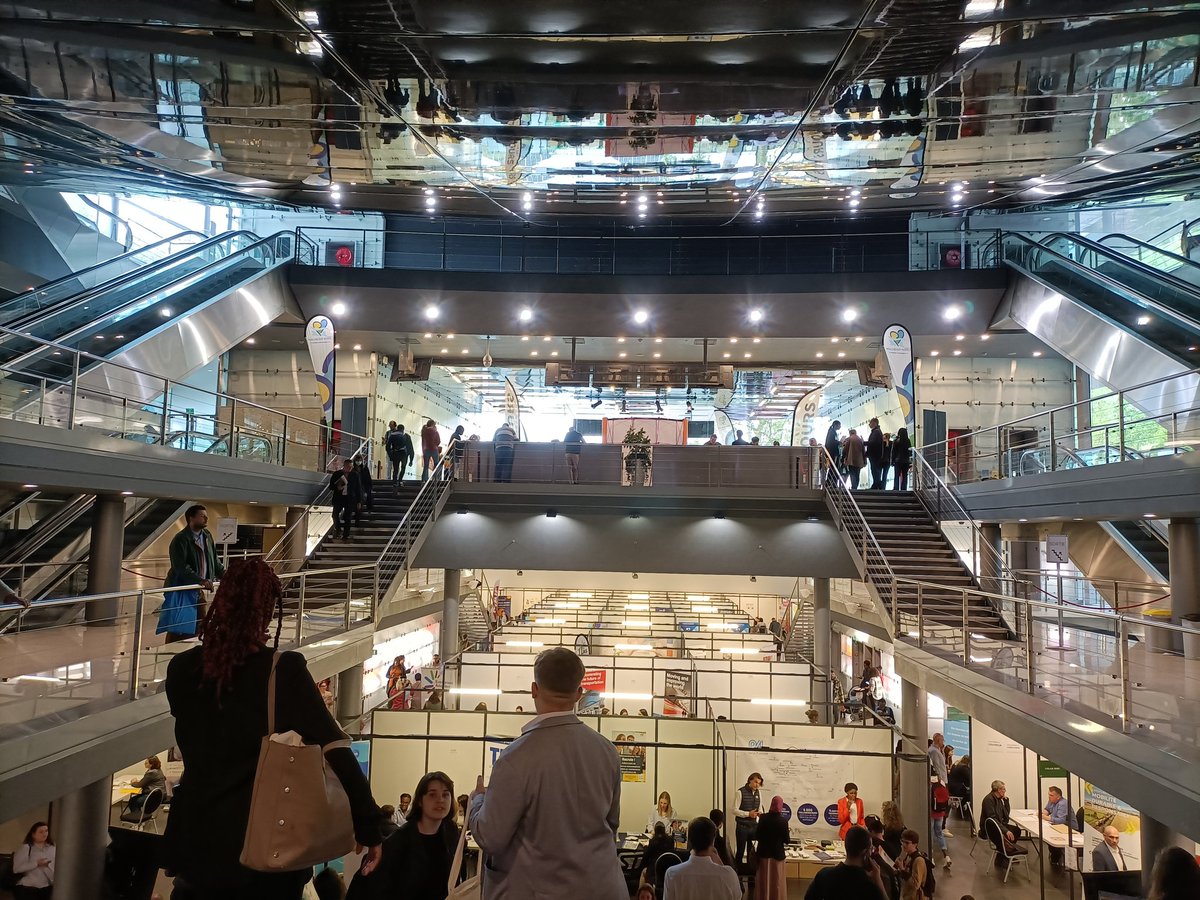 villedetours's tweet photo. Tours pour l'emploi c'est maintenant ! 
📍Palais des Congrès 
⏰ Jusqu'à 17h https://t.co/lZkTnuna1U