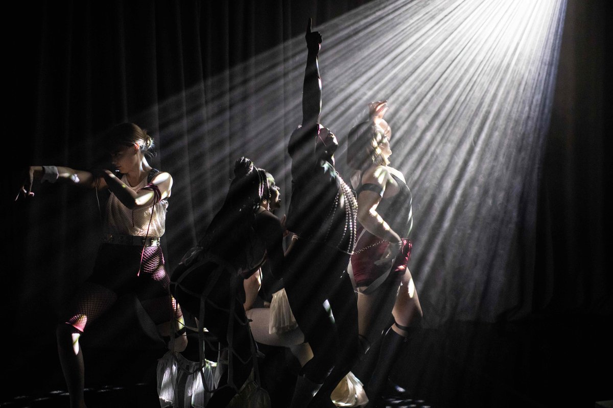 beyondcurtain12's tweet photo. The @NYTofGB production of Bakkhai is now playing at NYT Workshop Theatre where it runs until Friday 5th May. The production re-imagines the Ancient Greek classic.

 🎟️  https://t.co/koSEk7PBSJ 
📷 Ali Wright https://t.co/l7gX058Tu8
