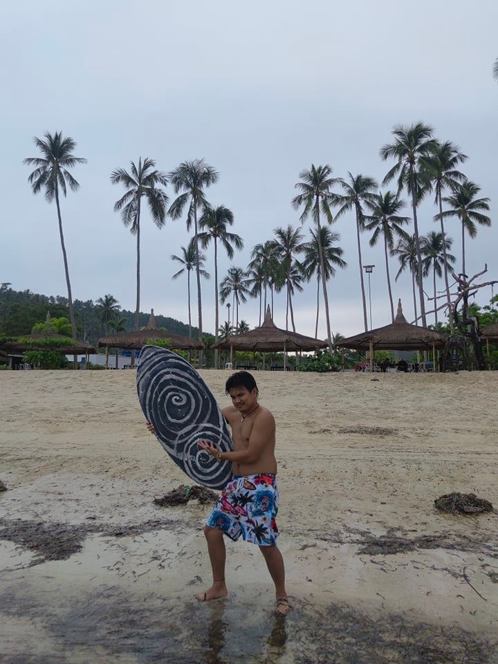 HozeaRaeh's tweet photo. Skimboard by lonlocalskimboard wooop wooop https://t.co/YxQE35Sf6u