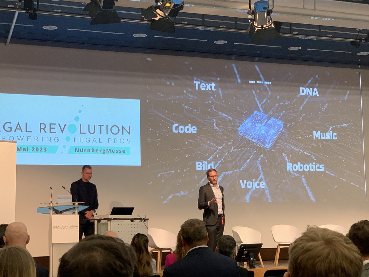 Sina Dörr tweet media