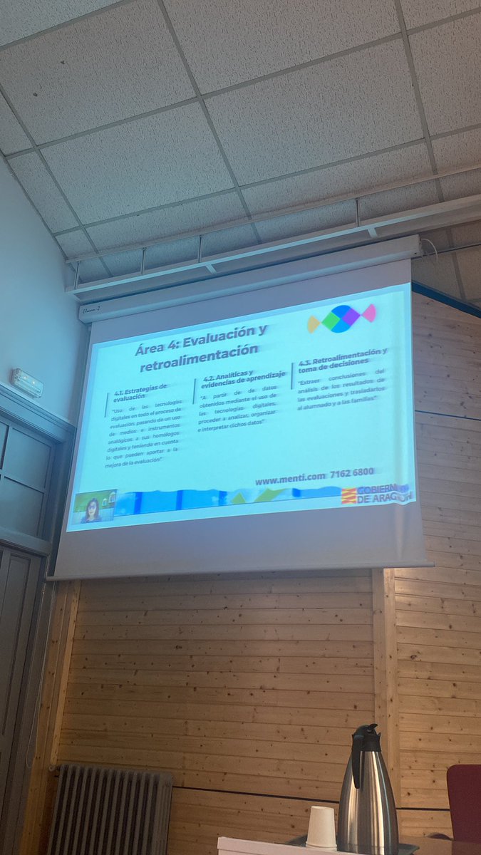 Hoy cuarta sesión del #seminariocofotaps en el <a href="/cpjuandelanuza/">CP Juan de Lanuza</a> . Herramientas de evaluación para el proceso de enseñanza y aprendizaje. Escuchando a <a href="/BelenEmbid/">Belen Embid</a> de <a href="/CARLEE_Aragon/">CARLEE</a> y Ana Lopez de <a href="/catedu_es/">CATEDU</a> . Un lujo de ponentes!