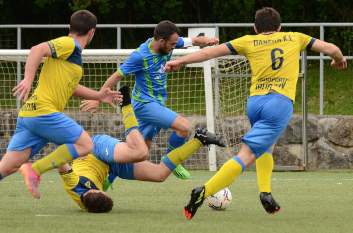 Suelen decir que no hay que perder de vista el balon, pero esto es excesivo.
