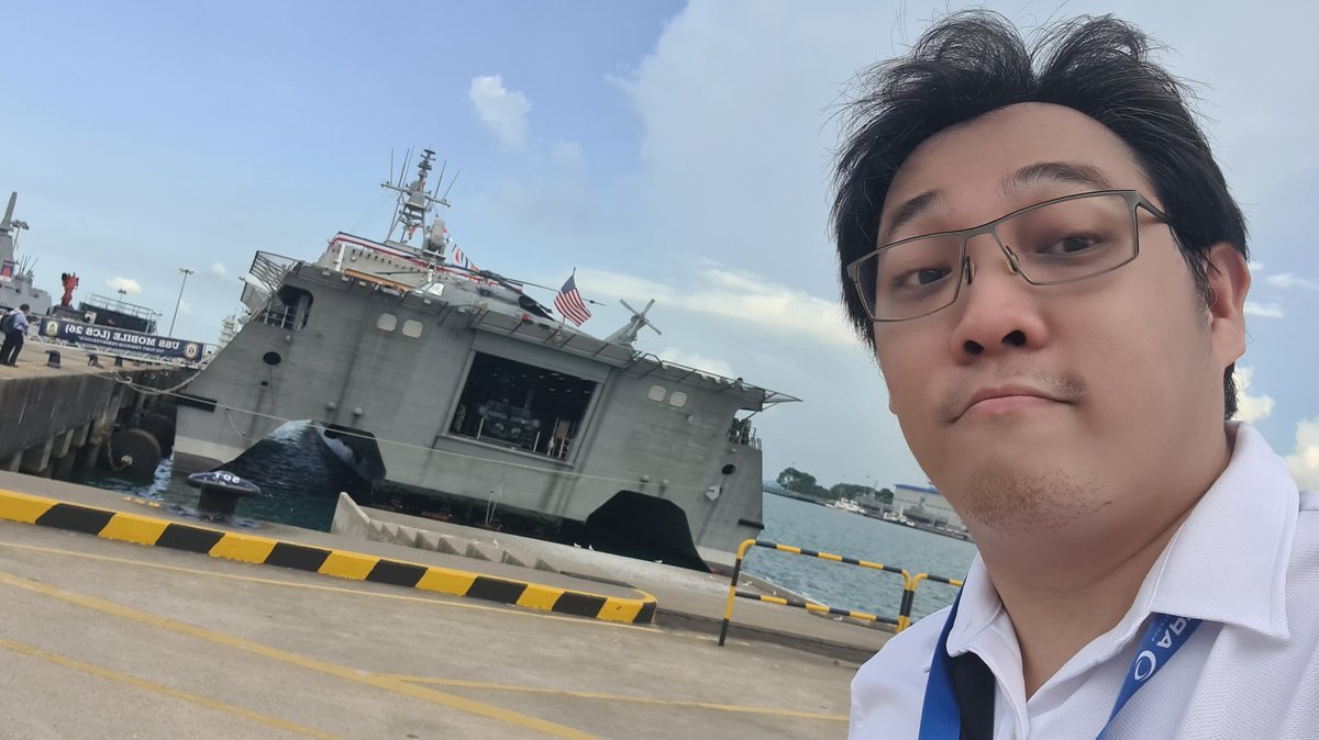 Naval porn.

This is the hole on the backside of USS Mobile (LCS26).

#imdex #singapore #USNavy #SexyShip #warship #Navy