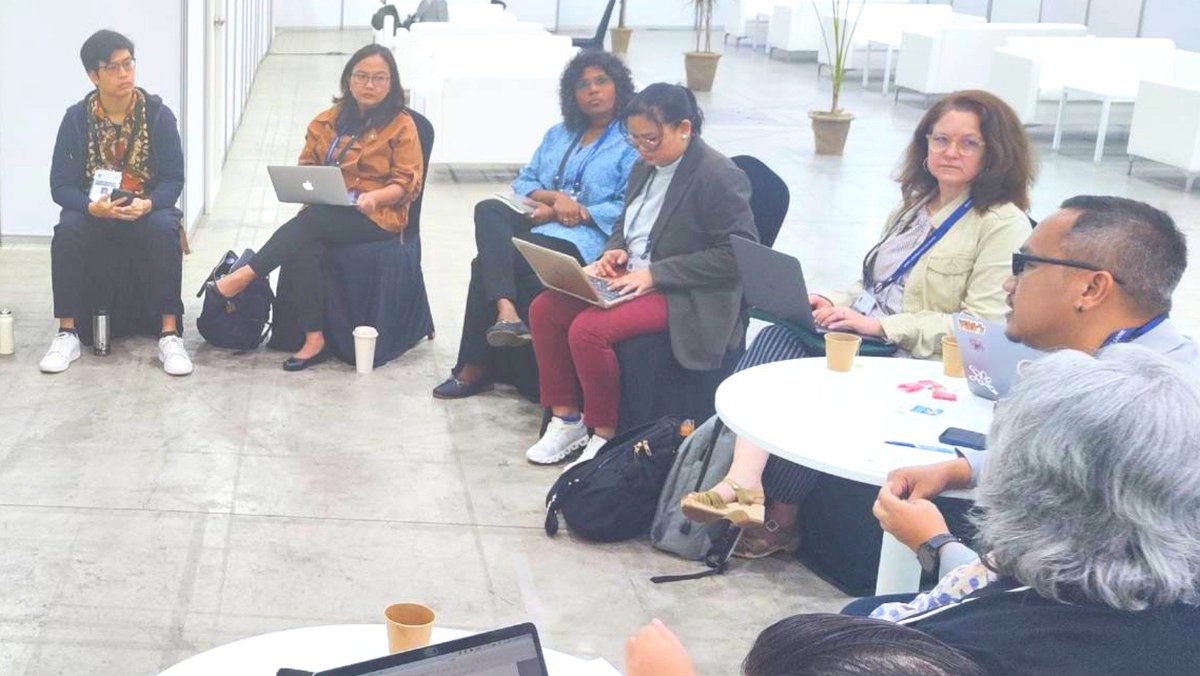 forum_adb's tweet photo. Members and allies of the Forum had an intense meeting with the @ADB_HQ SDCC and NGOC this morning. Demanding a robust, rights-based safeguards policy, this is not just a request for an update but a demand for real action towards a just and equitable society. ✊🏽✊🏽✊🏽 #adbincheon #ADBAnnualMeeting #strongersafeguards