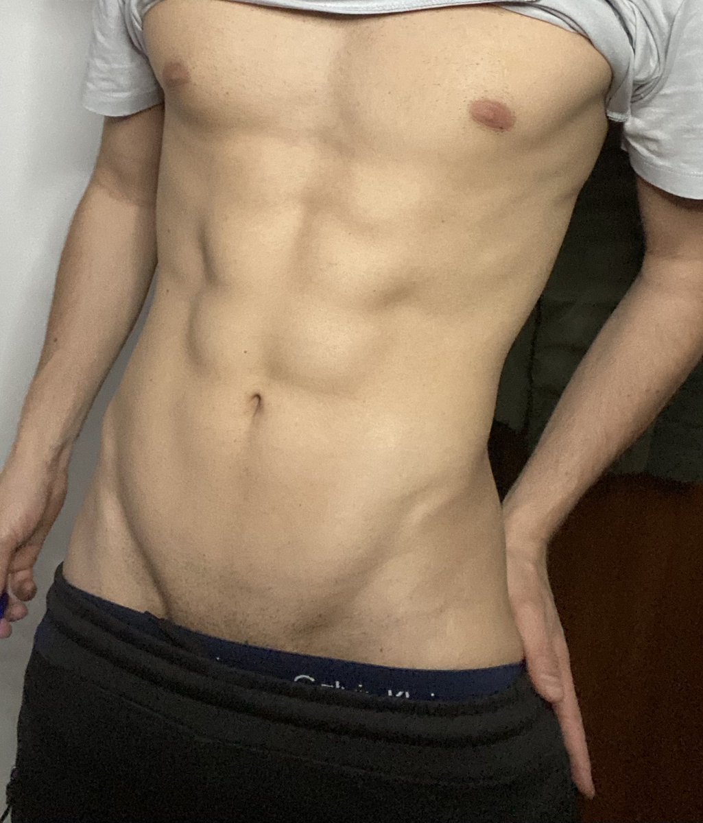 spicyBoyG's tweet photo. Lick me https://t.co/Ou4Y53MkYO
