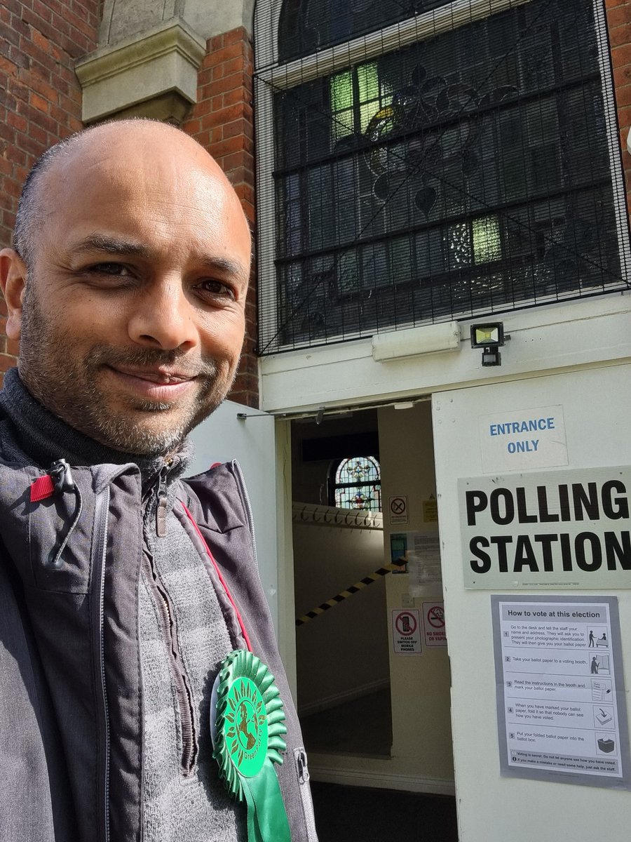 GreenKnight2010's tweet photo. The sun is shining in #Netherne #VoteGreen #LocalElections2023 Next stop #Merstham https://t.co/RbDHaAcm2k