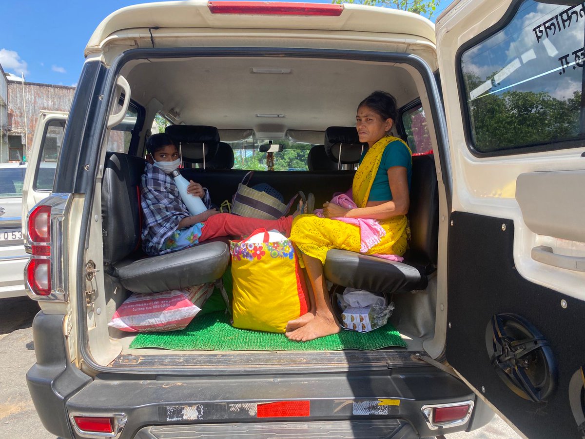 दुर्लभ त्वचा रोग से ग्रसित जागेश्वरी का हुआ उपचार
जिला प्रशासन द्वारा भेजा गया था रायपुर facebook.com/10546673646629… <a href="/ChhattisgarhCMO/">CMO Chhattisgarh</a> <a href="/DPRChhattisgarh/">Jansampark CG</a> <a href="/HealthCgGov/">Health Department CG</a>